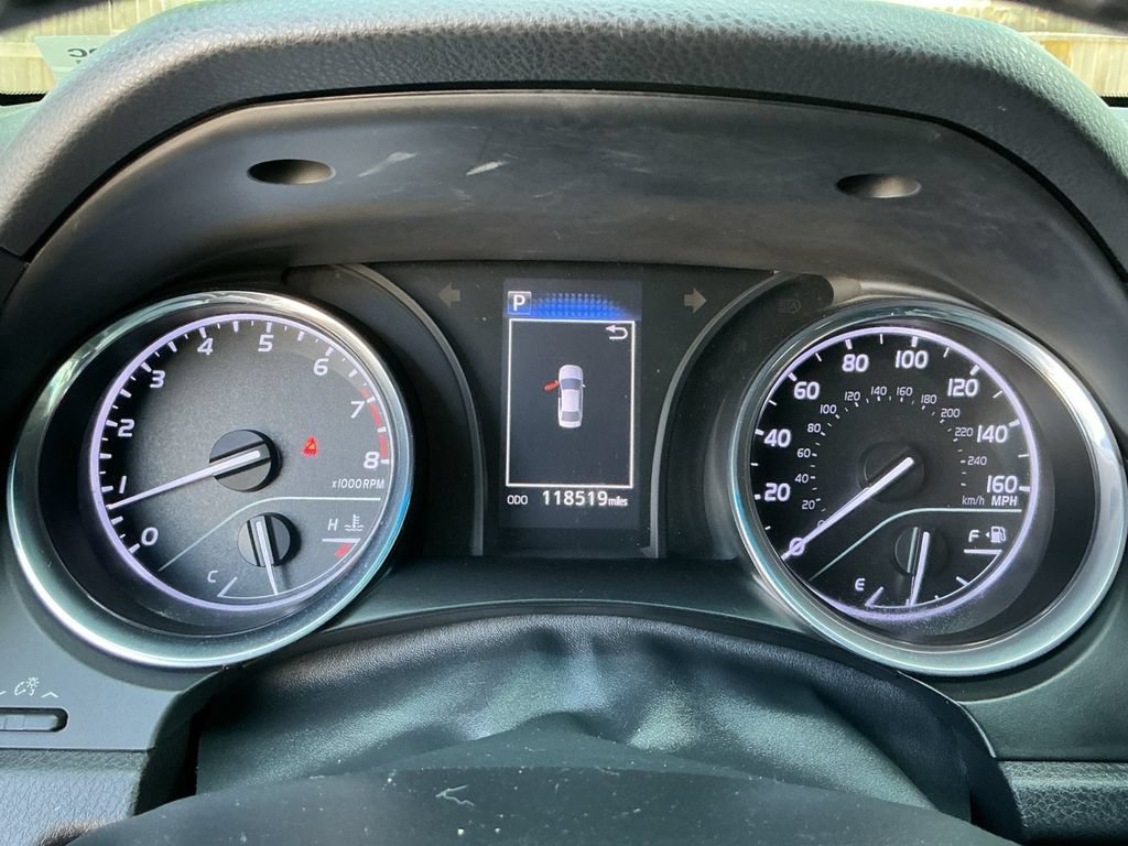 Used 2019 Toyota Camry SE FWD image 13