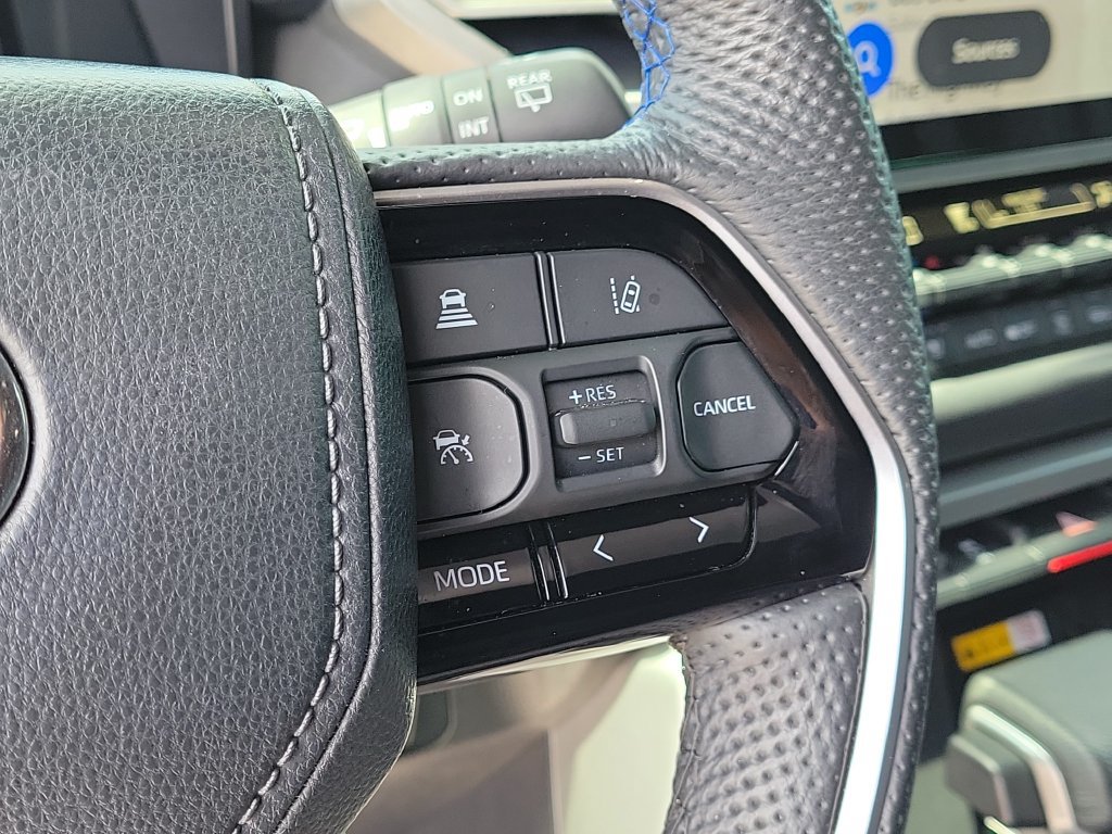Used 2024 Toyota Sequoia Platinum AWD/4WD image 37