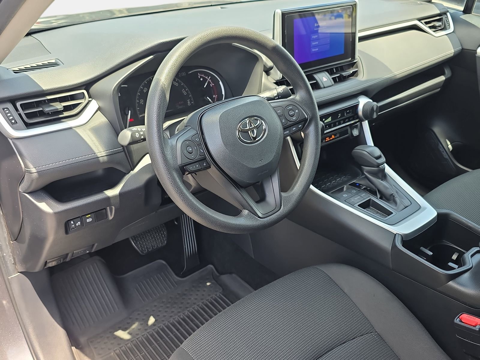 Used 2024 Toyota RAV4 LE FWD image 15