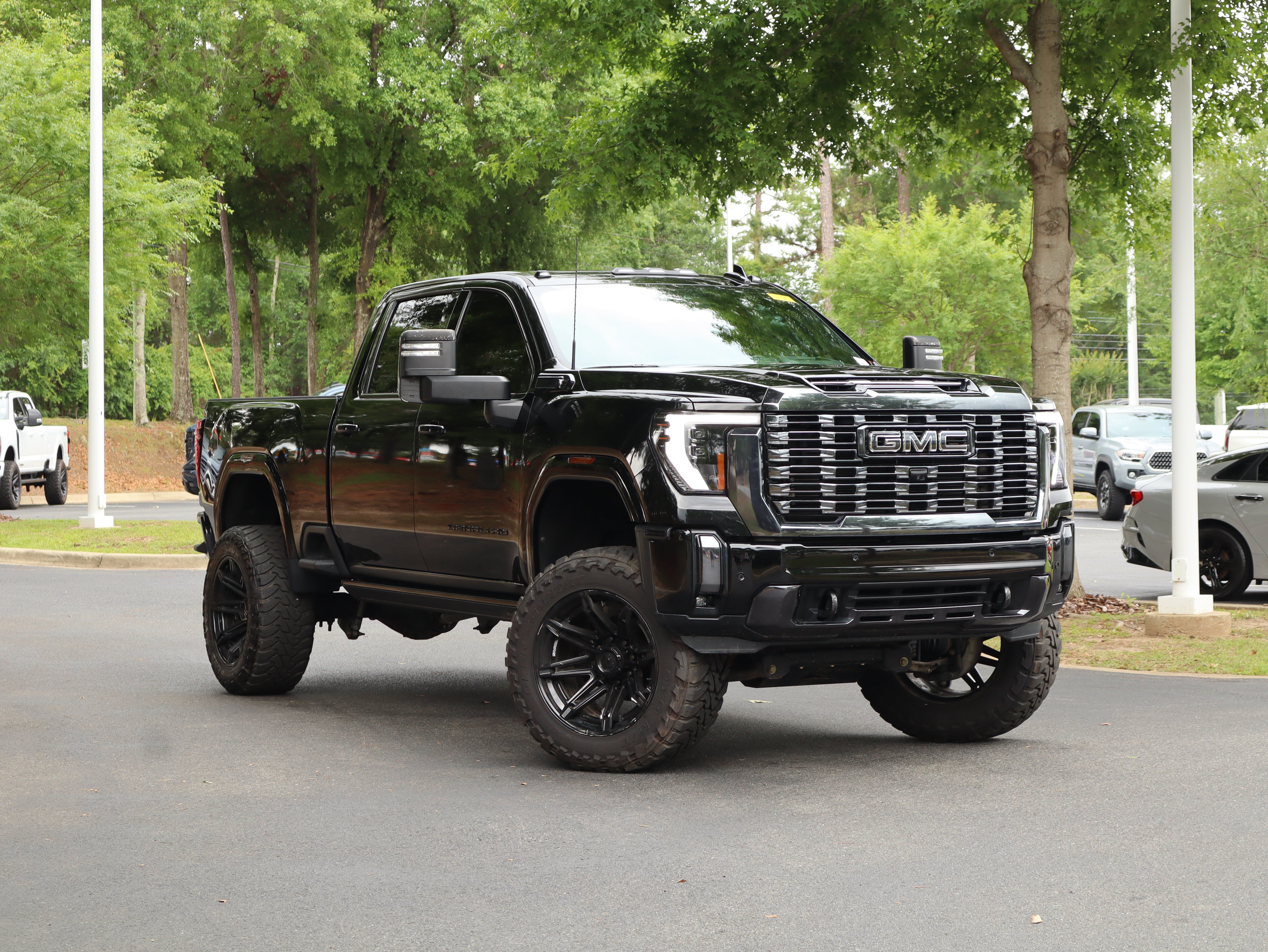 Used 2024 GMC Sierra 2500 Denali Ultimate AWD/4WD video 2