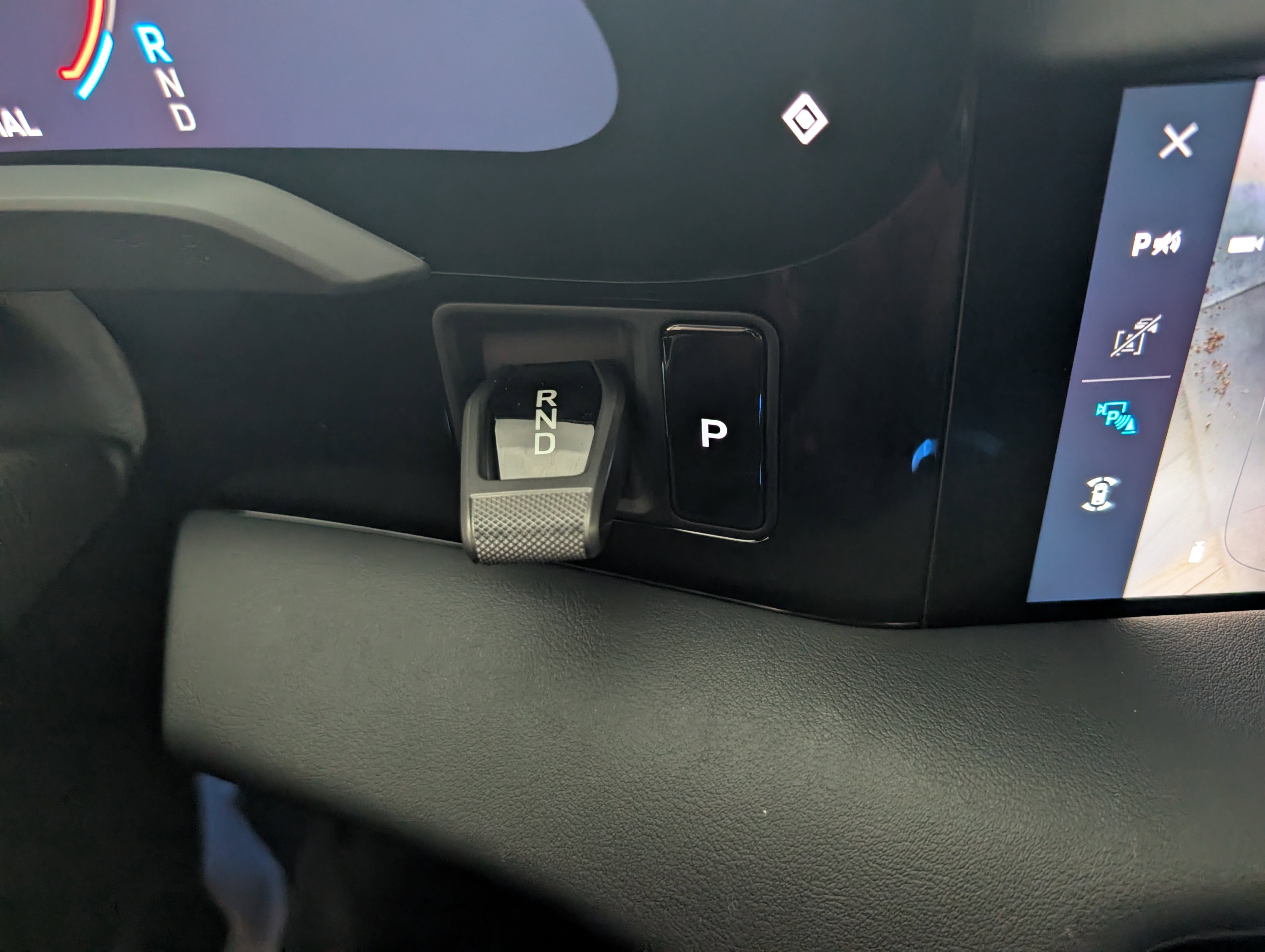 Certified 2025 Porsche Taycan image 39