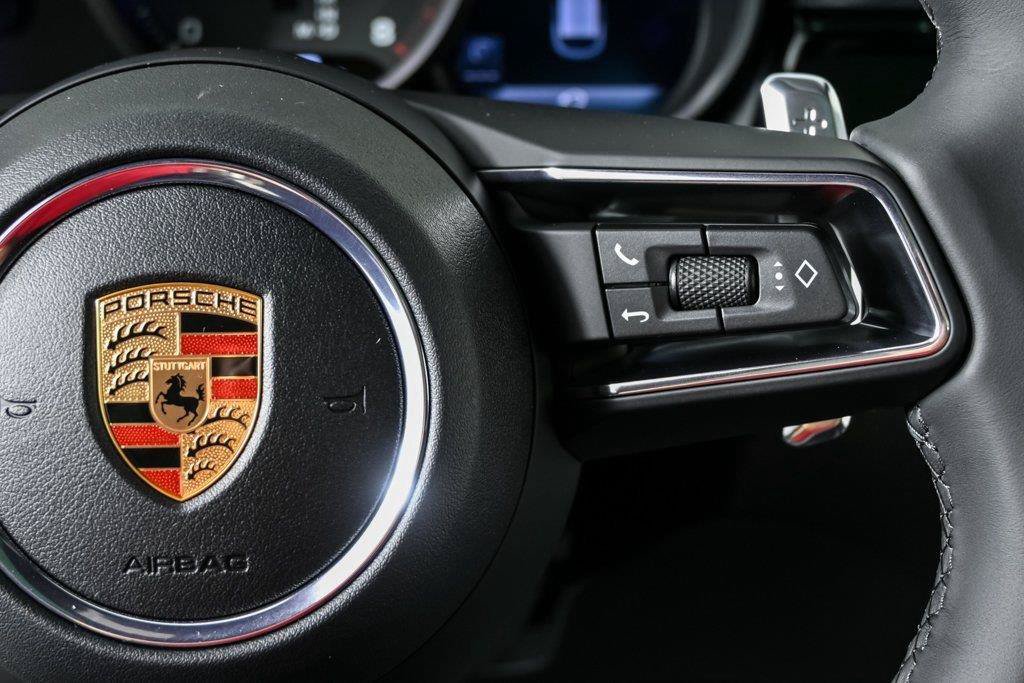 Used 2026 Porsche Macan AWD/4WD image 11