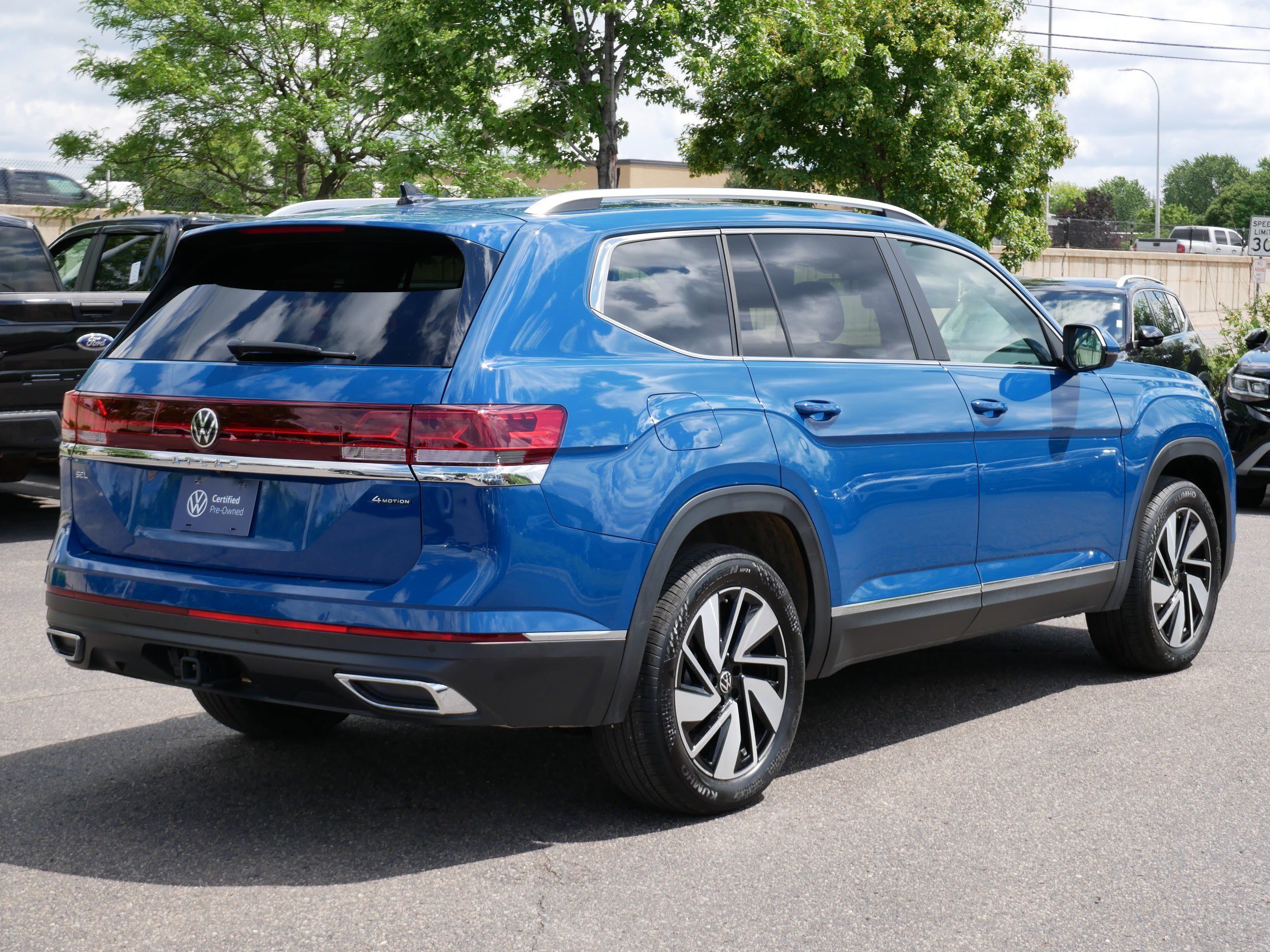 Certified 2025 Volkswagen Atlas SEL AWD/4WD image 7