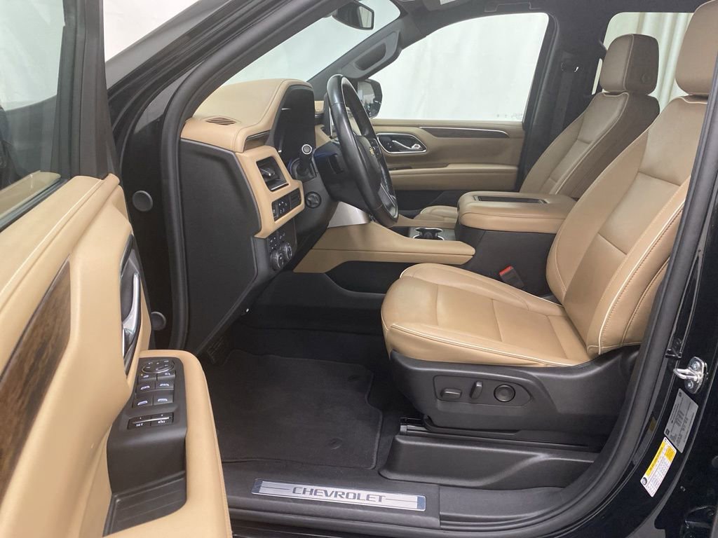Used 2024 Chevrolet Suburban Premier image 14
