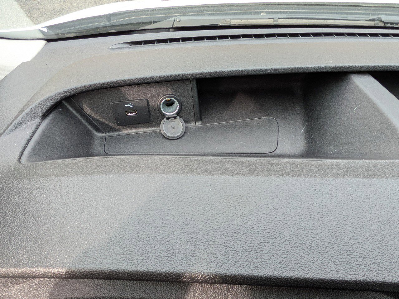 Used 2024 Ford Transit 250 w/ Exterior Upgrade Package image 22