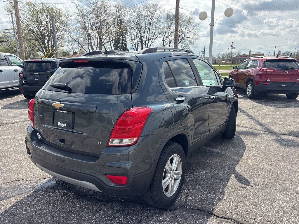 Used 2018 Chevrolet Trax LT w/ LT Convenience Package image 5