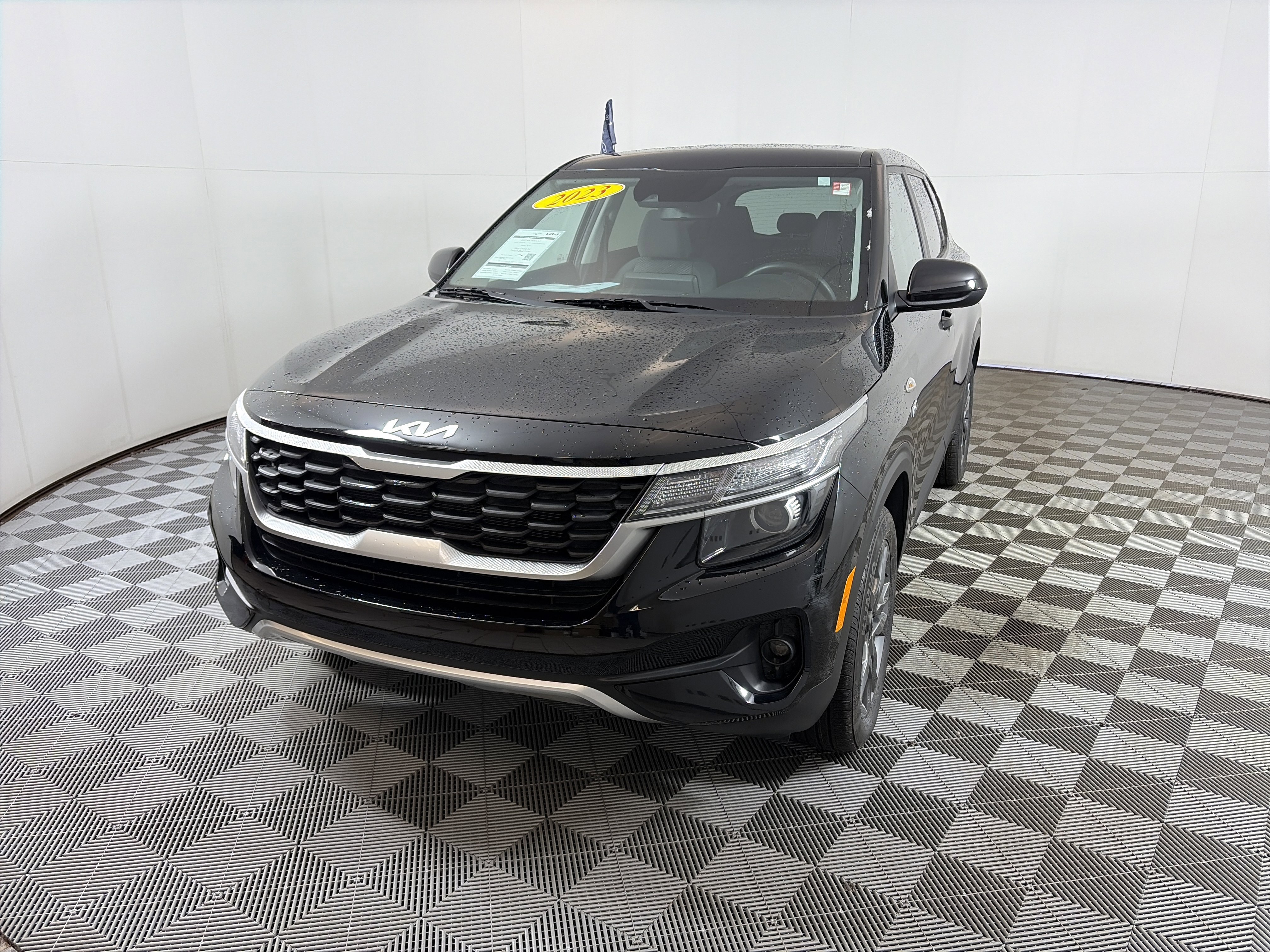 Certified 2023 Kia Seltos LX image 3