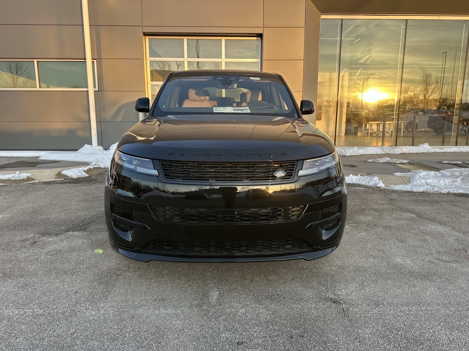 New 2026 Land Rover Range Rover Sport Dynamic SE image 2