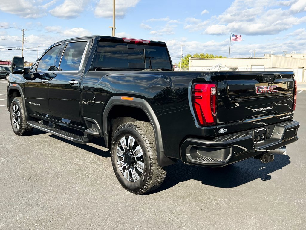 Used 2025 GMC Sierra 2500 Denali image 12