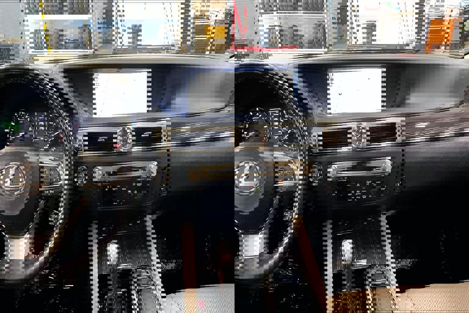 Used 2018 Lexus GS 350 AWD w/ Premium Package image 7