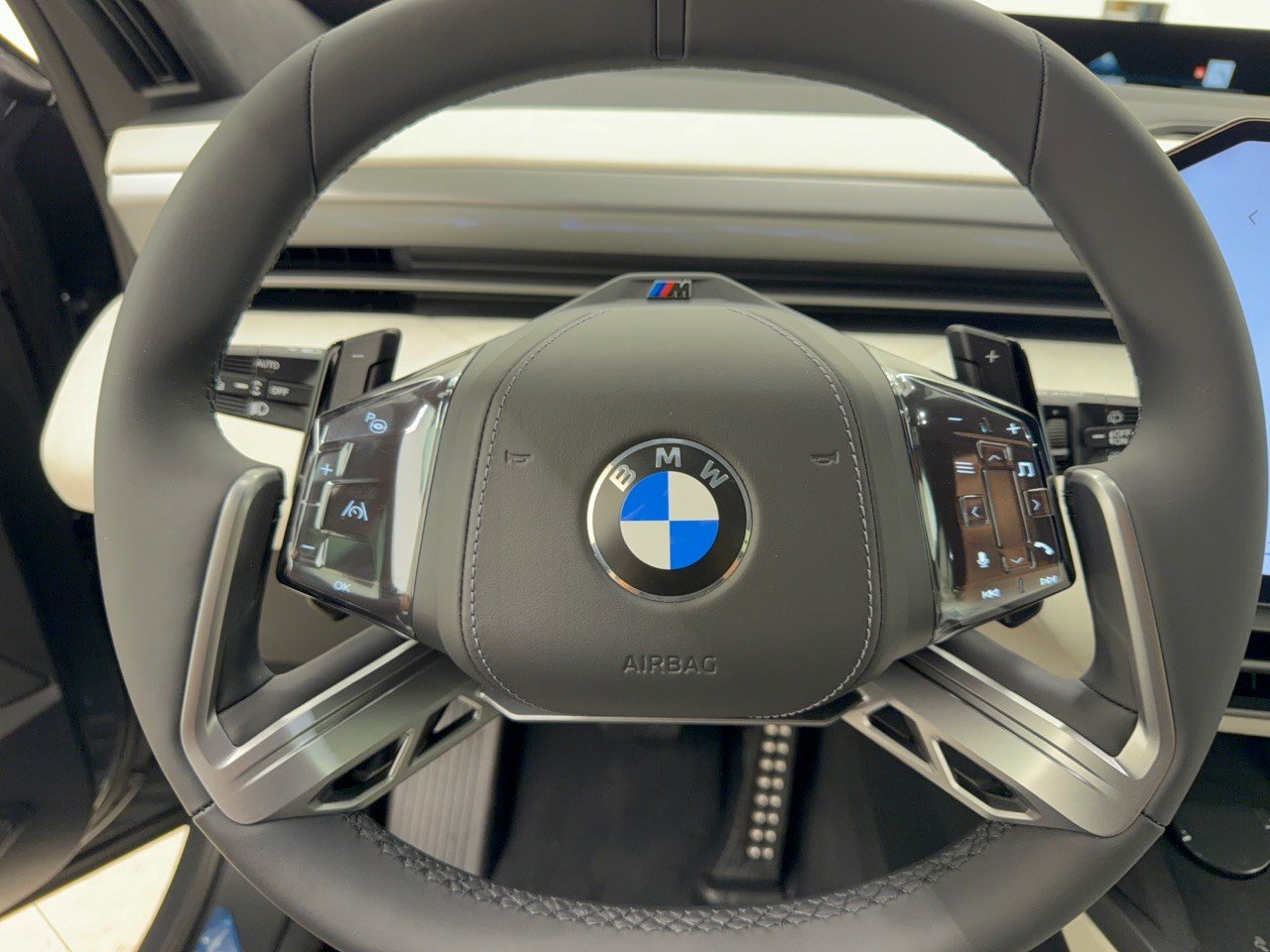 New 2027 BMW X5 xDrive40i w/ M Sport Professional Package AWD/4WD image 10