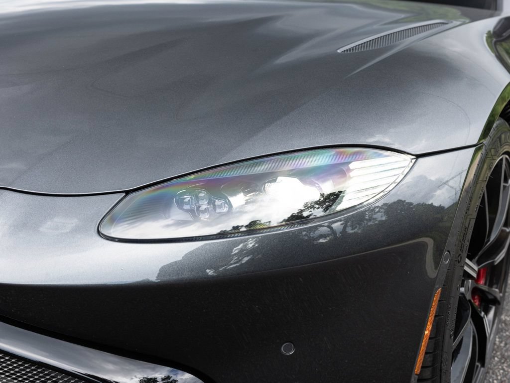 Used 2021 Aston Martin V8 Vantage Roadster RWD image 12