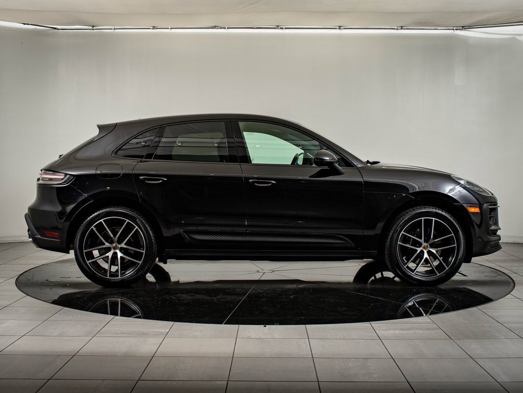 Certified 2024 Porsche Macan image 9