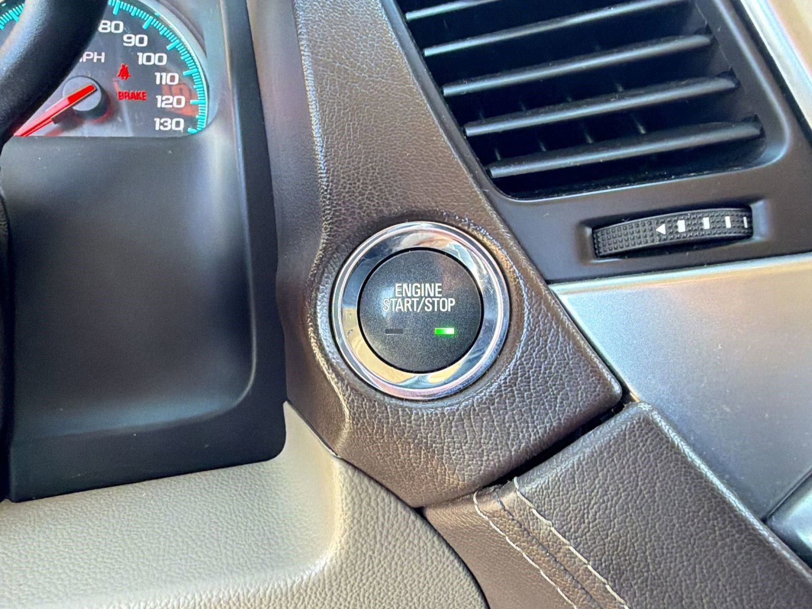 Used 2016 Chevrolet Suburban LTZ AWD/4WD image 27