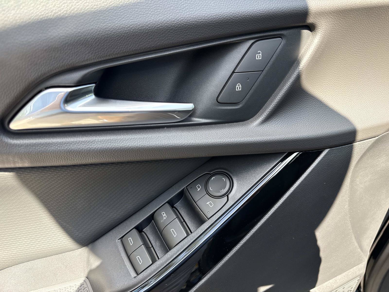 New 2027 Chevrolet Equinox LT w/ Convenience Package II FWD image 18