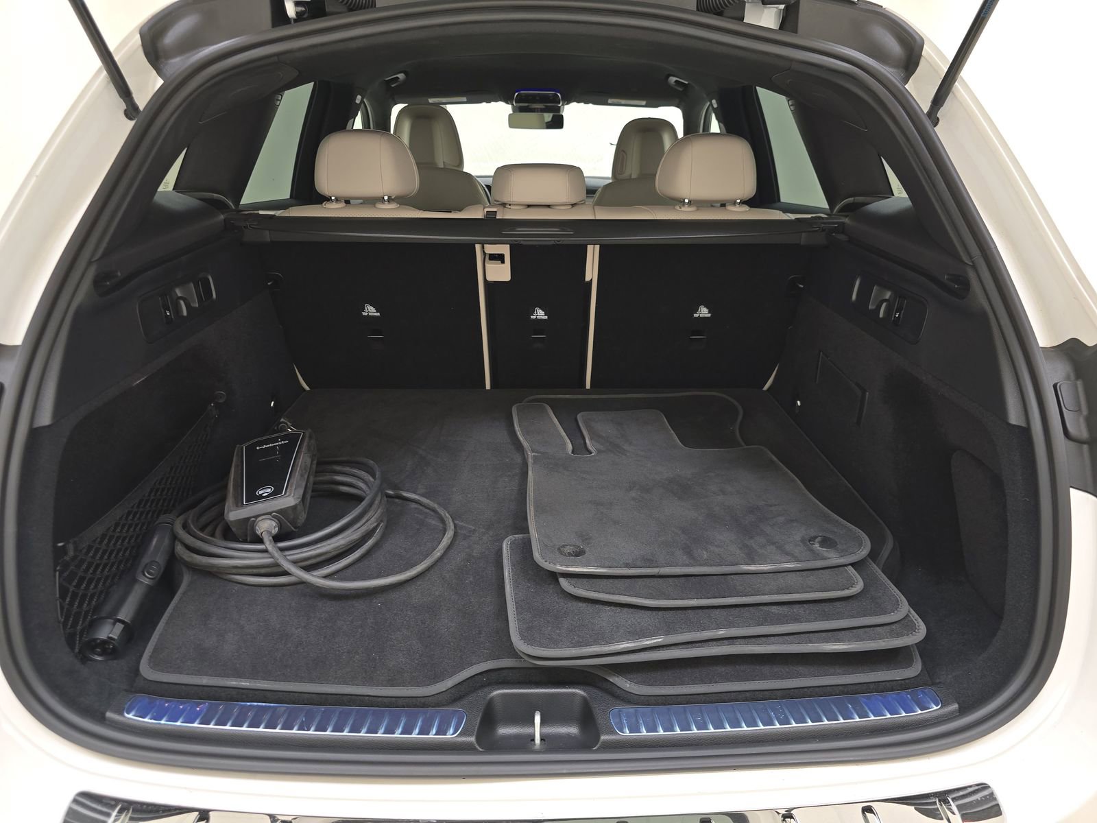 Used 2025 Mercedes-Benz GLC 350e 4MATIC image 15