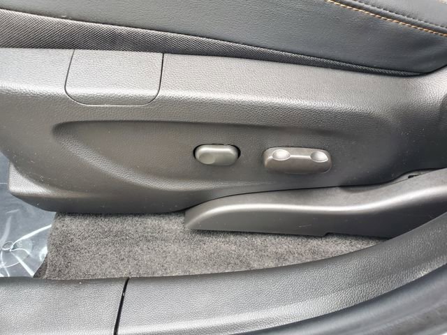 Used 2022 Chevrolet Trax LT w/ LT Convenience Package image 21