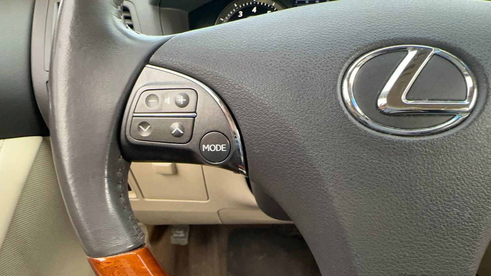 Used 2010 Lexus ES 350 image 10