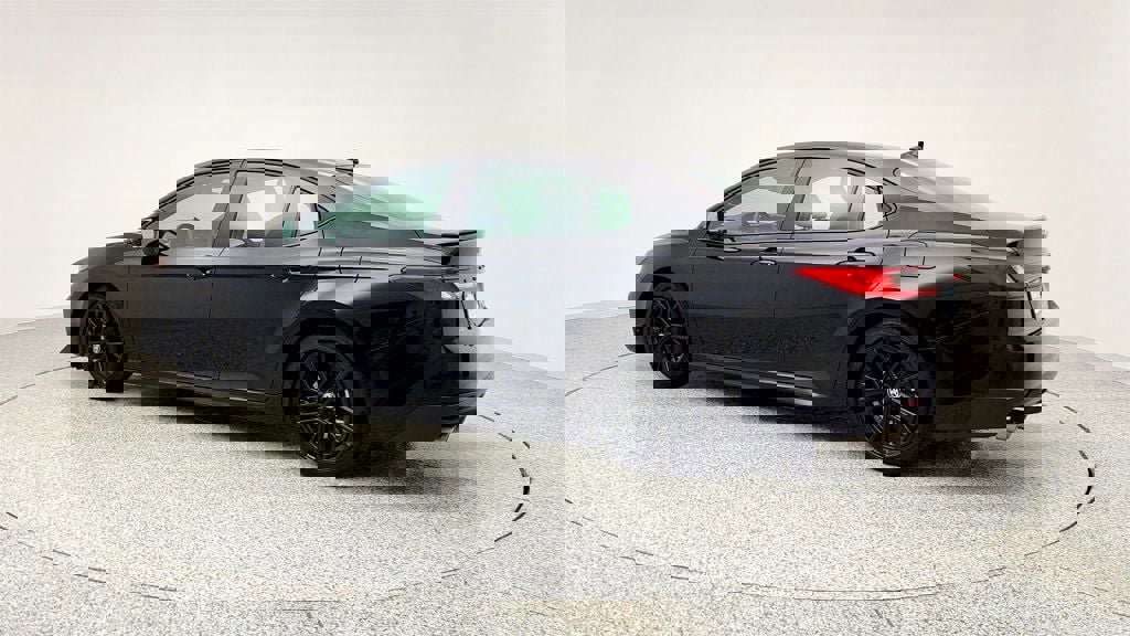 Used 2025 Toyota Camry SE w/ Convenience Package image 7