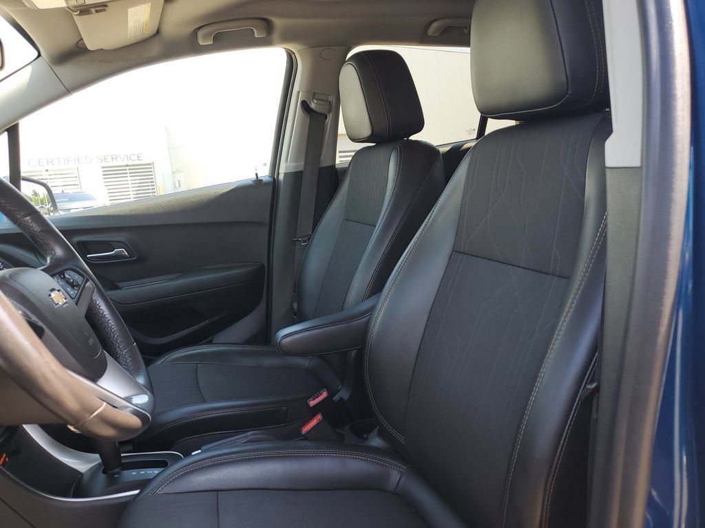 Used 2019 Chevrolet Trax LT w/ LT Convenience Package AWD/4WD image 5