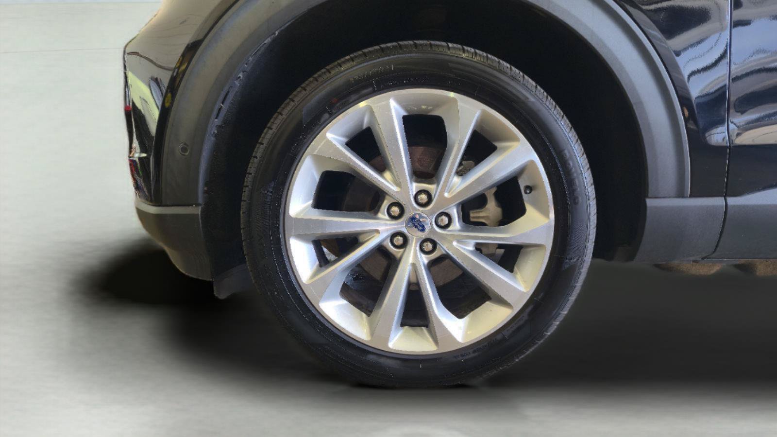 Used 2021 Ford Explorer Platinum w/ Equipment Group 601A AWD/4WD image 11