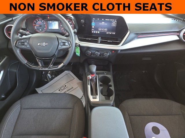 Used 2024 Chevrolet Trax RS w/ Sunroof Package image 2