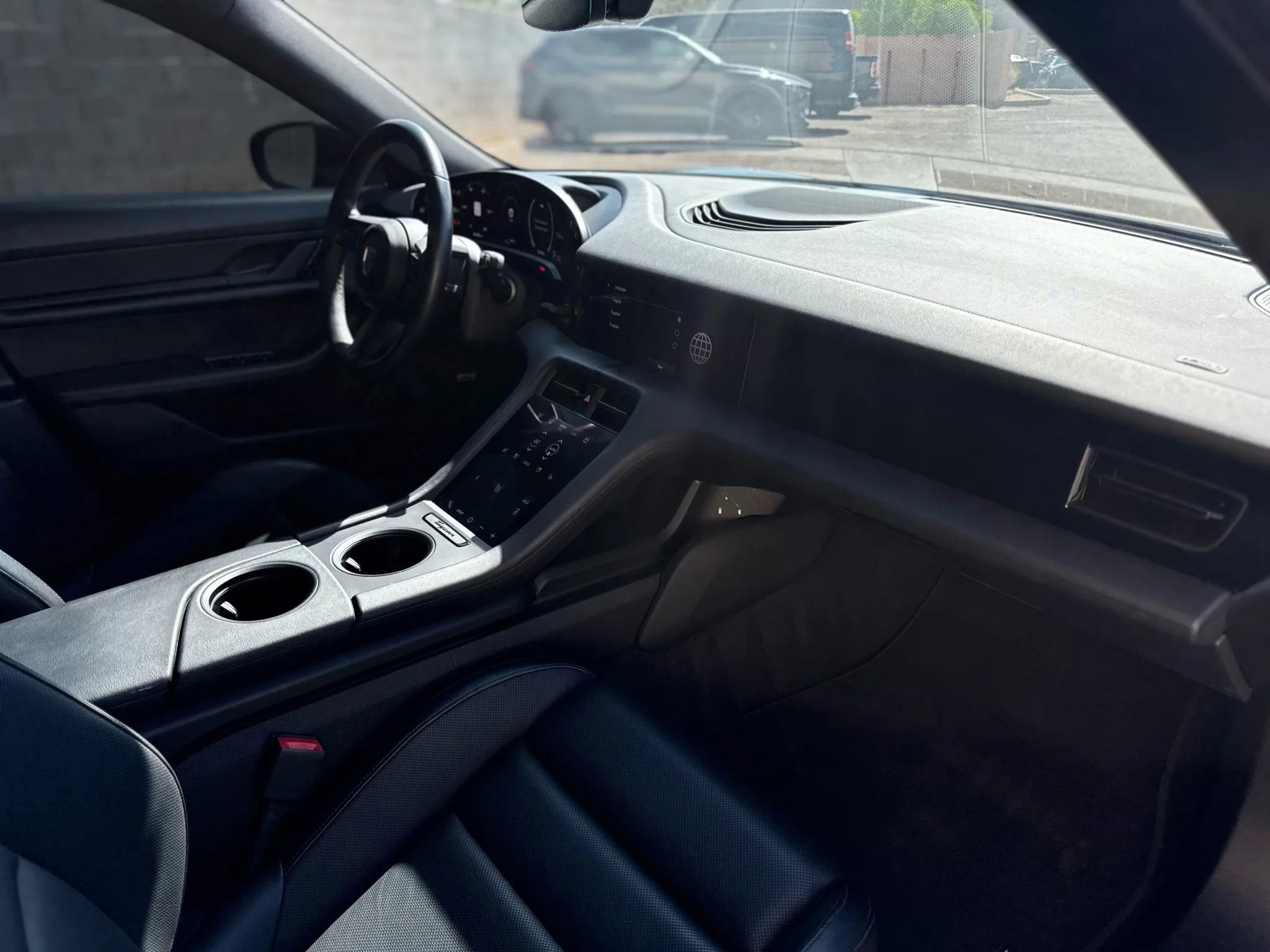 Used 2020 Porsche Taycan 4S w/ Premium Package image 22