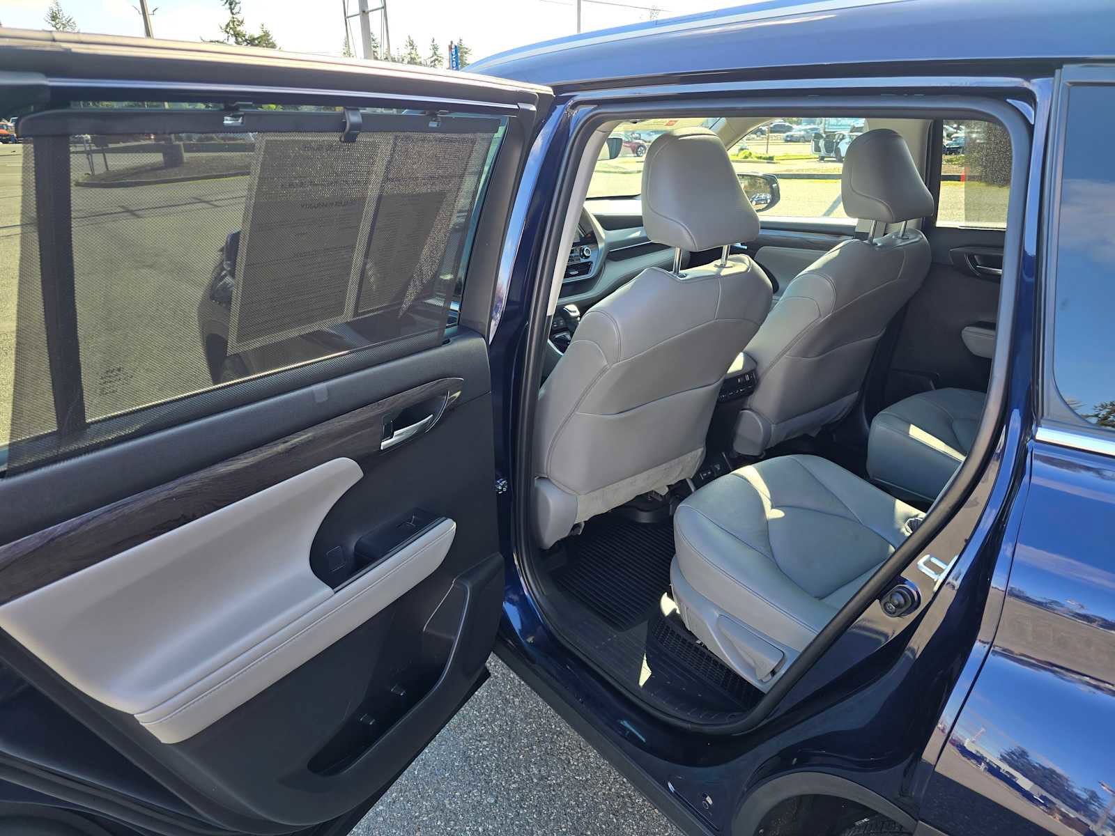 Used 2022 Toyota Highlander Platinum image 15
