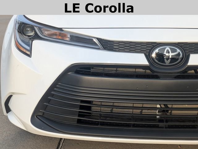 Used 2025 Toyota Corolla LE image 3
