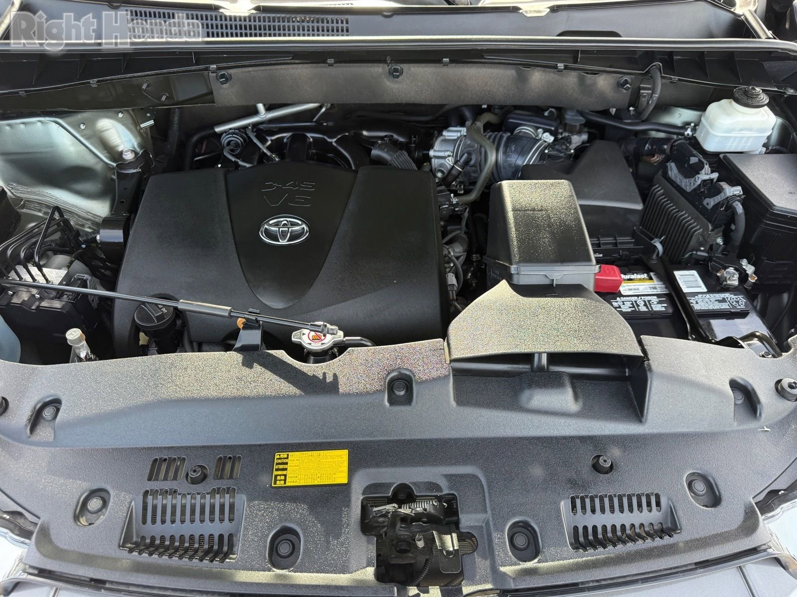 Used 2019 Toyota Highlander XLE FWD image 34