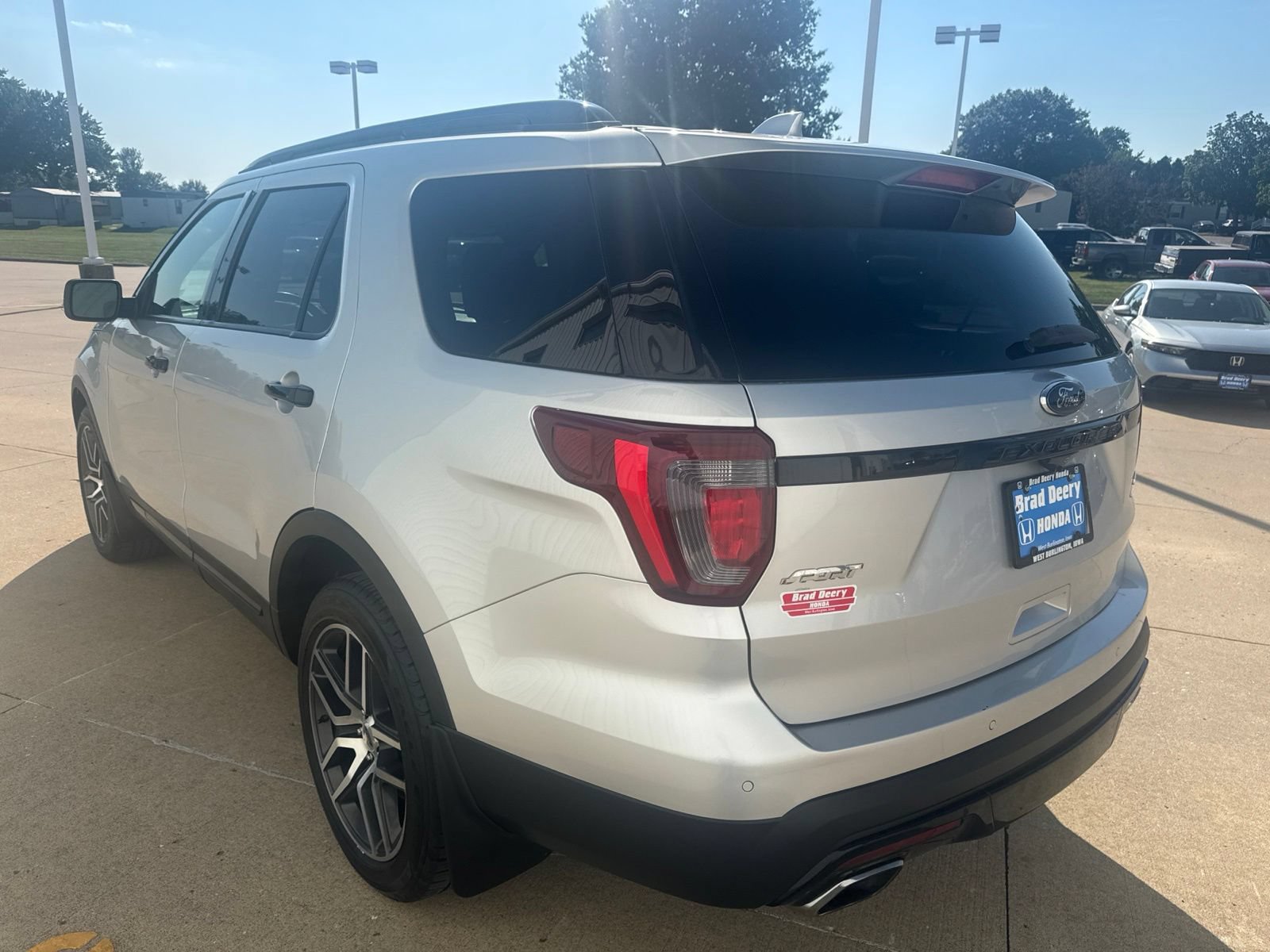 Used 2017 Ford Explorer Sport AWD/4WD image 5
