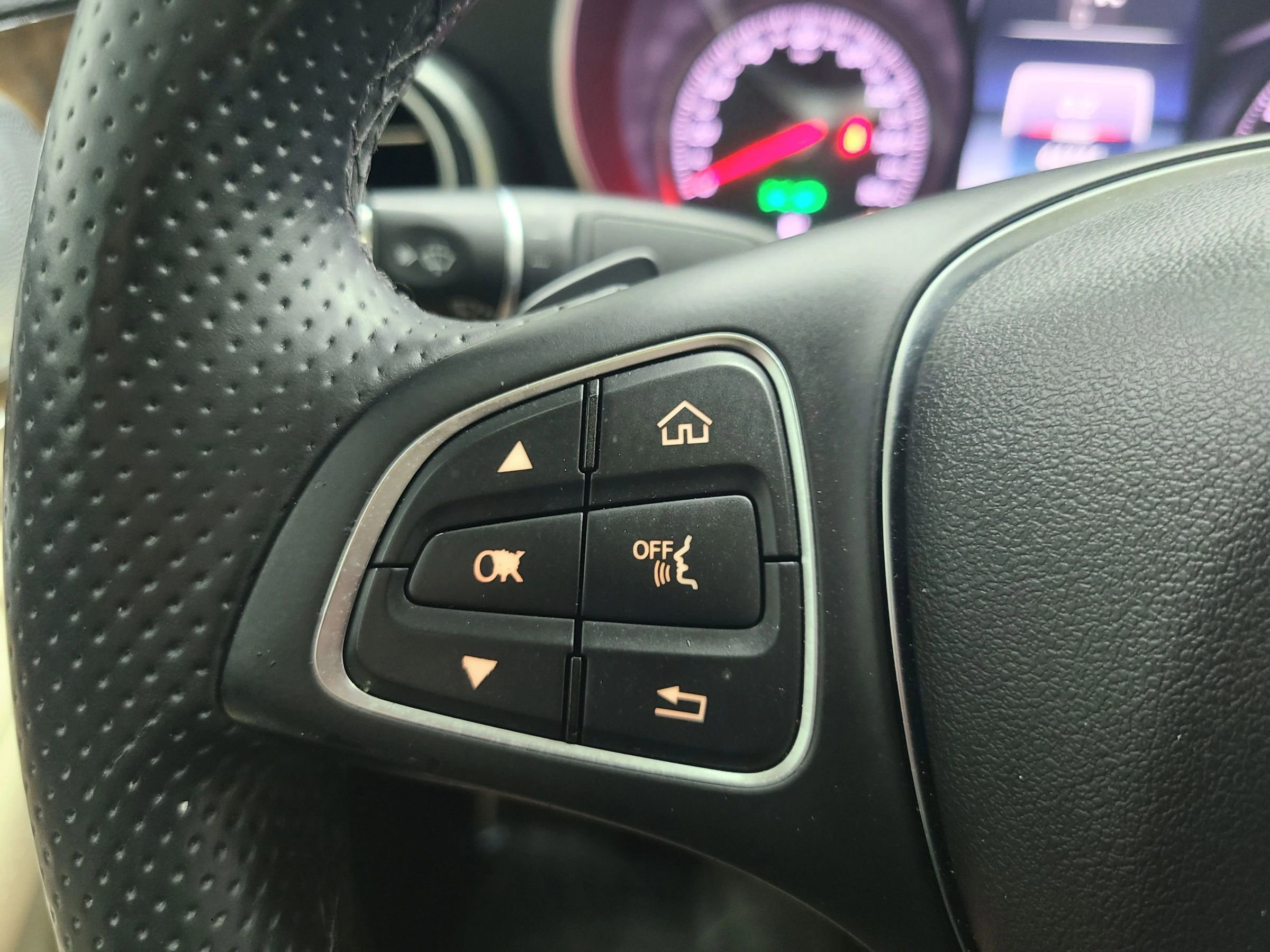 Used 2016 Mercedes-Benz C 300 4MATIC Sedan image 31