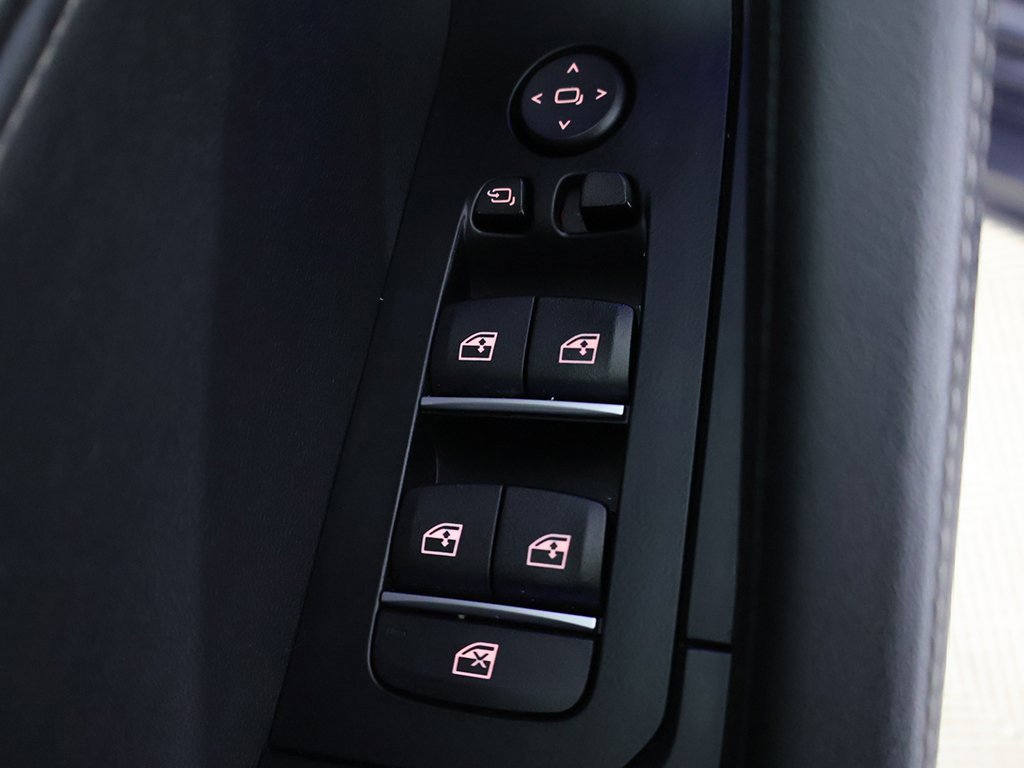 Used 2025 BMW X6 xDrive40i w/ Climate Comfort Package image 38