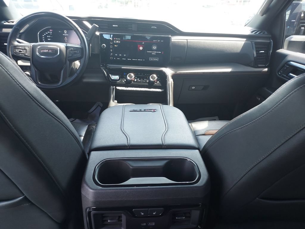 Used 2024 GMC Sierra 2500 AT4 w/ Technology Package AWD/4WD image 10