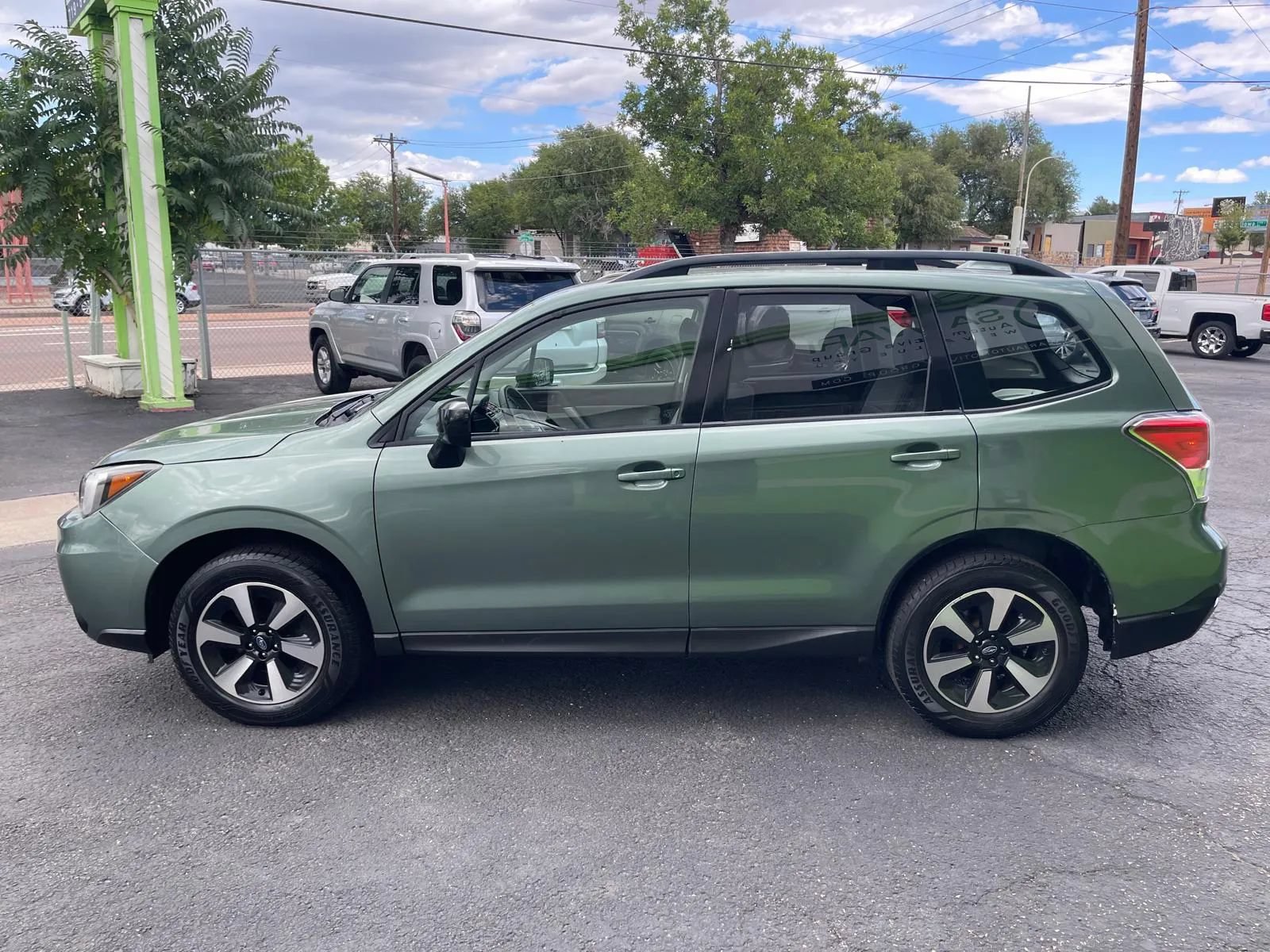 Used 2017 Subaru Forester 2.5i w/ Alloy Wheel Package AWD/4WD image 5