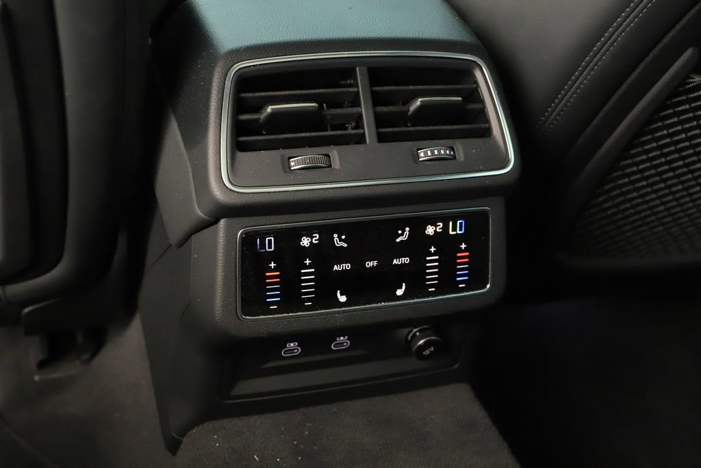 Used 2023 Audi RS 6 AWD/4WD image 22