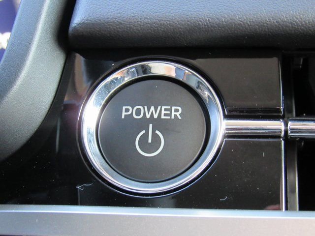 New 2025 Mitsubishi Outlander SE image 16