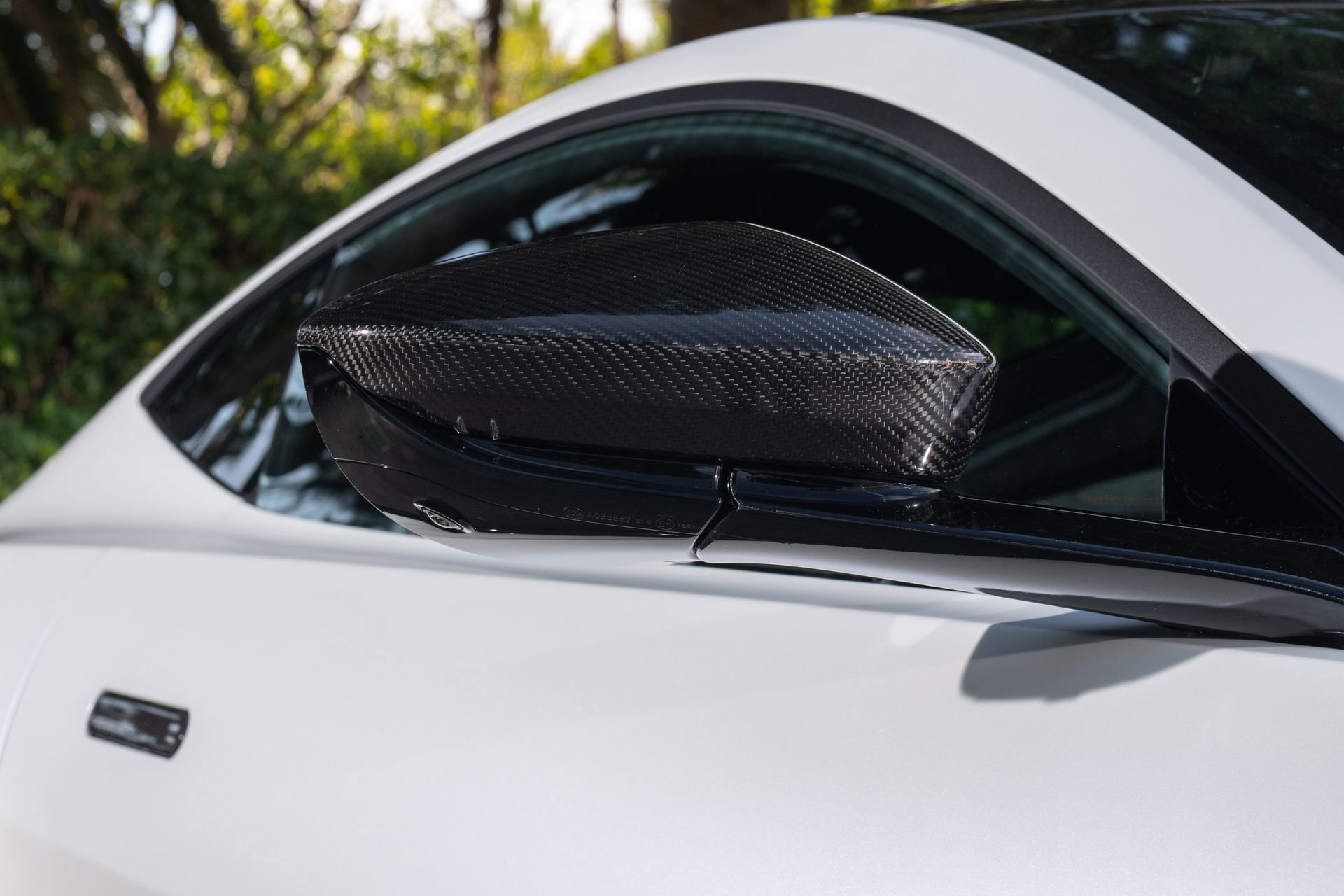 Used 2021 Aston Martin V8 Vantage Coupe RWD image 23