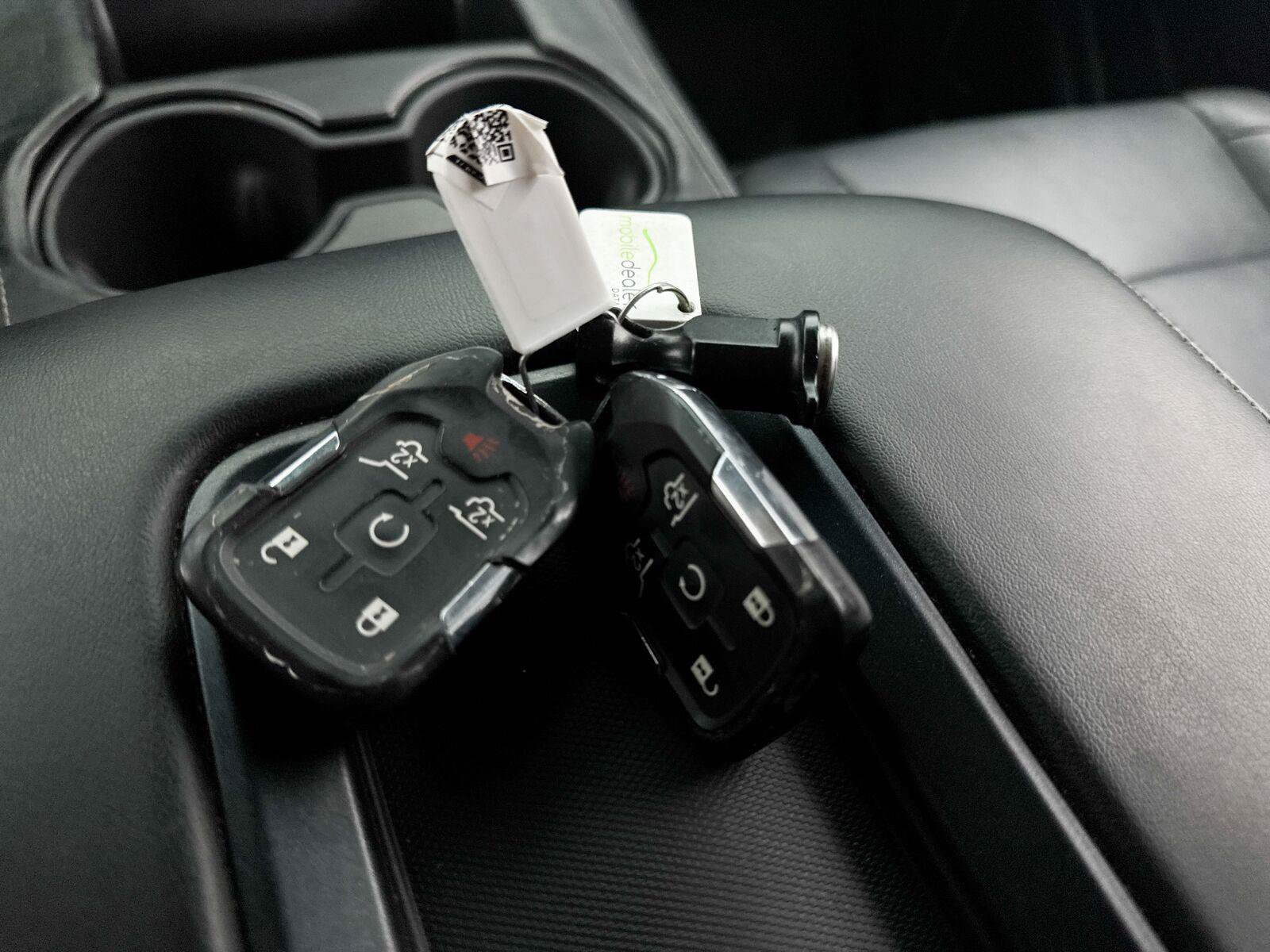Used 2015 Chevrolet Suburban LT w/ Luxury Package RWD image 32