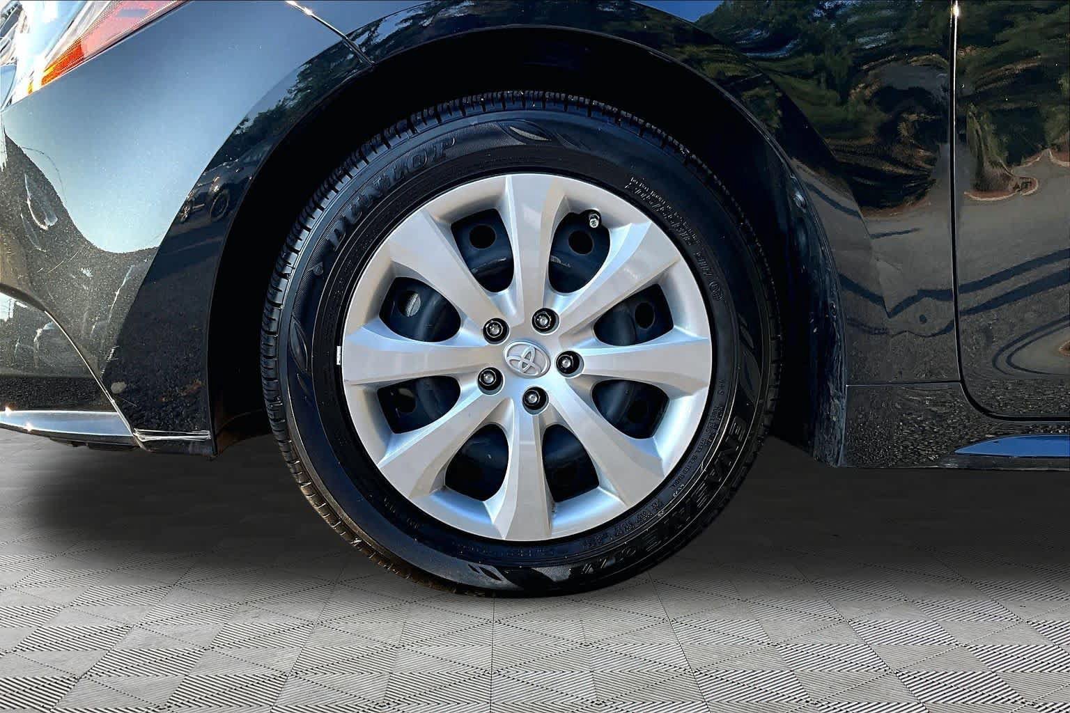 Certified 2022 Toyota Corolla LE FWD image 11