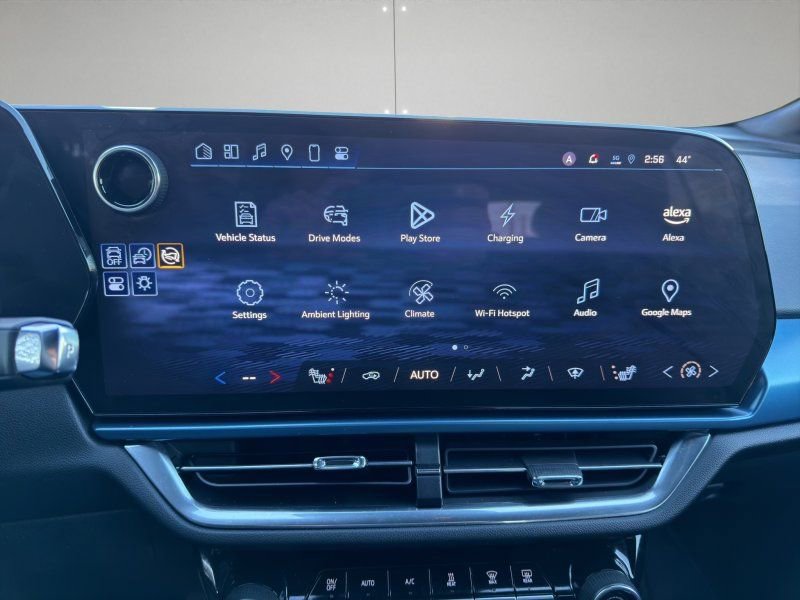 Used 2024 Chevrolet Equinox EV LT image 16