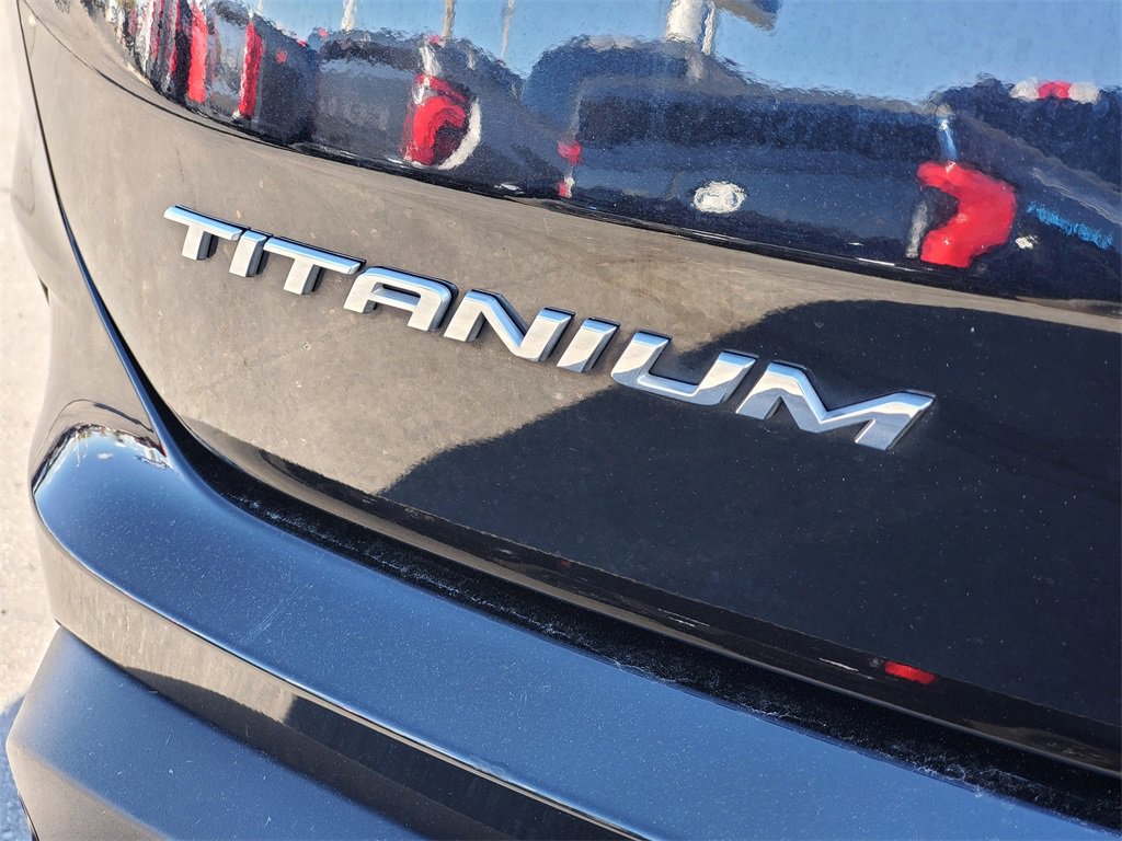 Used 2024 Ford Edge Titanium image 37