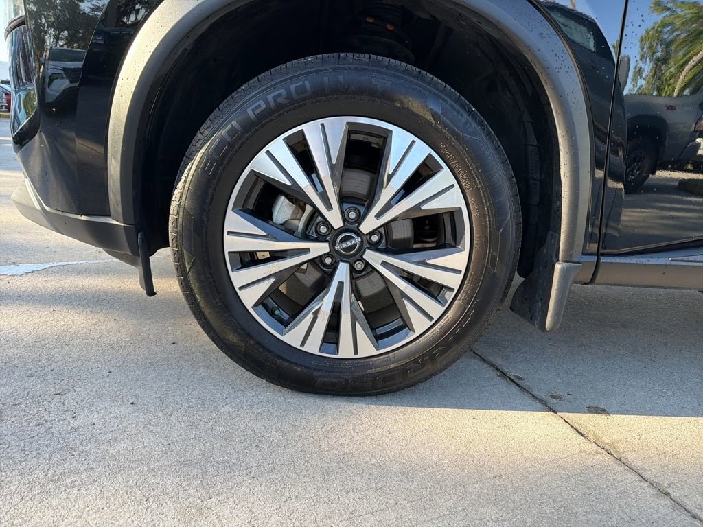 Certified 2023 Nissan Rogue SV image 12