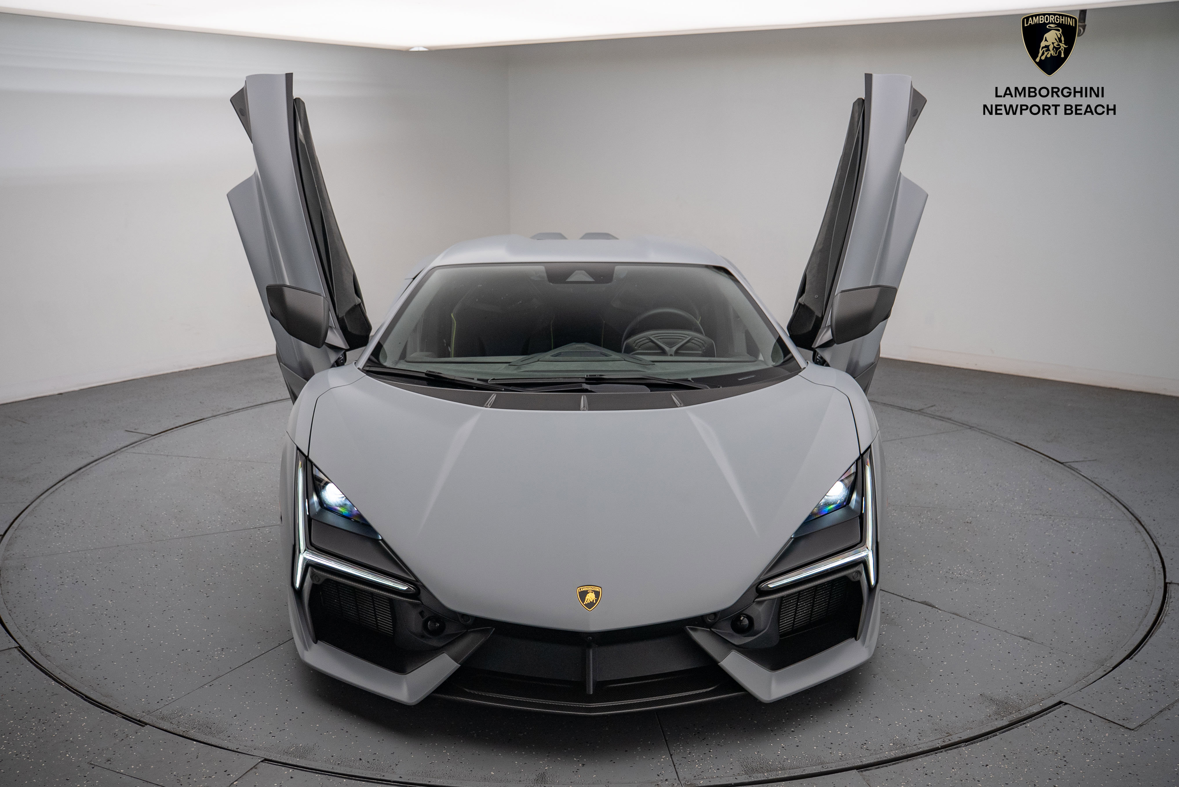 Used 2024 Lamborghini Revuelto image 15
