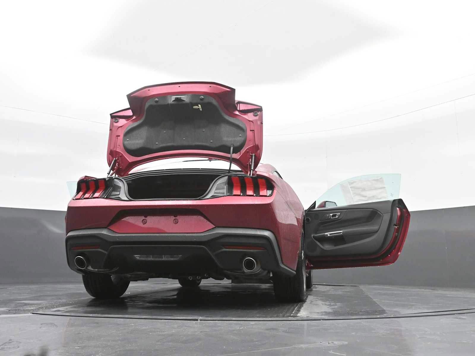 Used 2025 Ford Mustang Coupe image 40