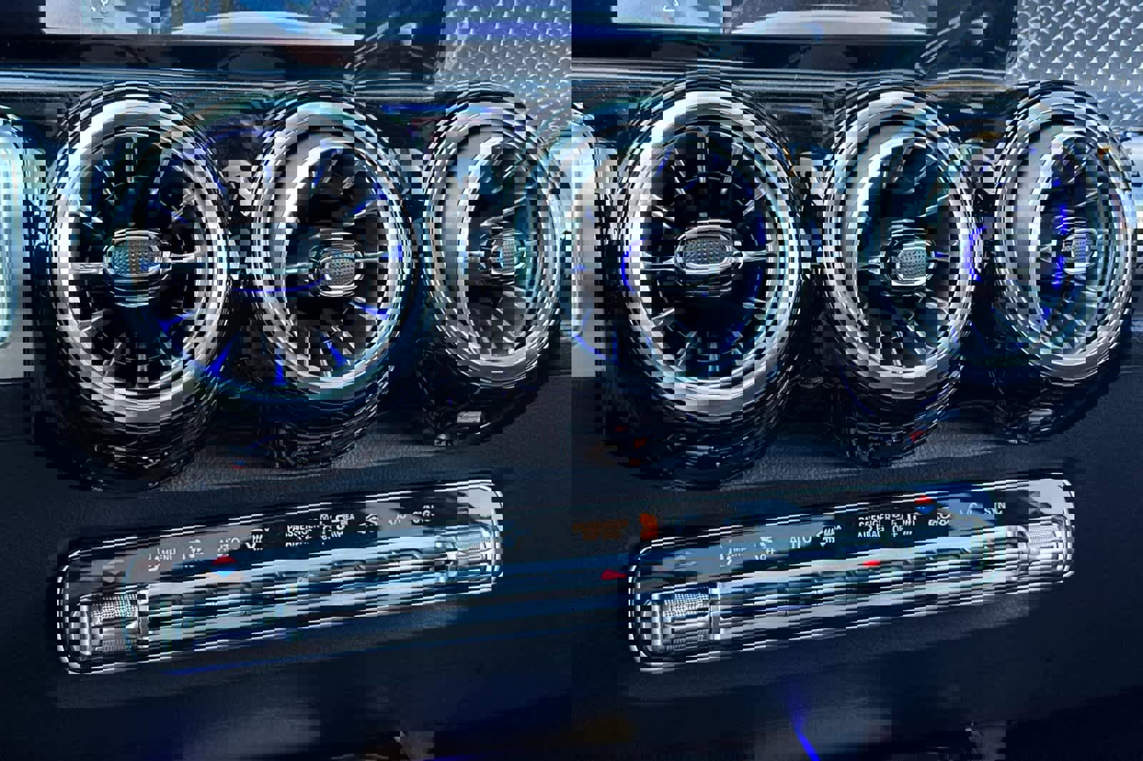 New 2026 Mercedes-Benz GLB 250 4MATIC image 19