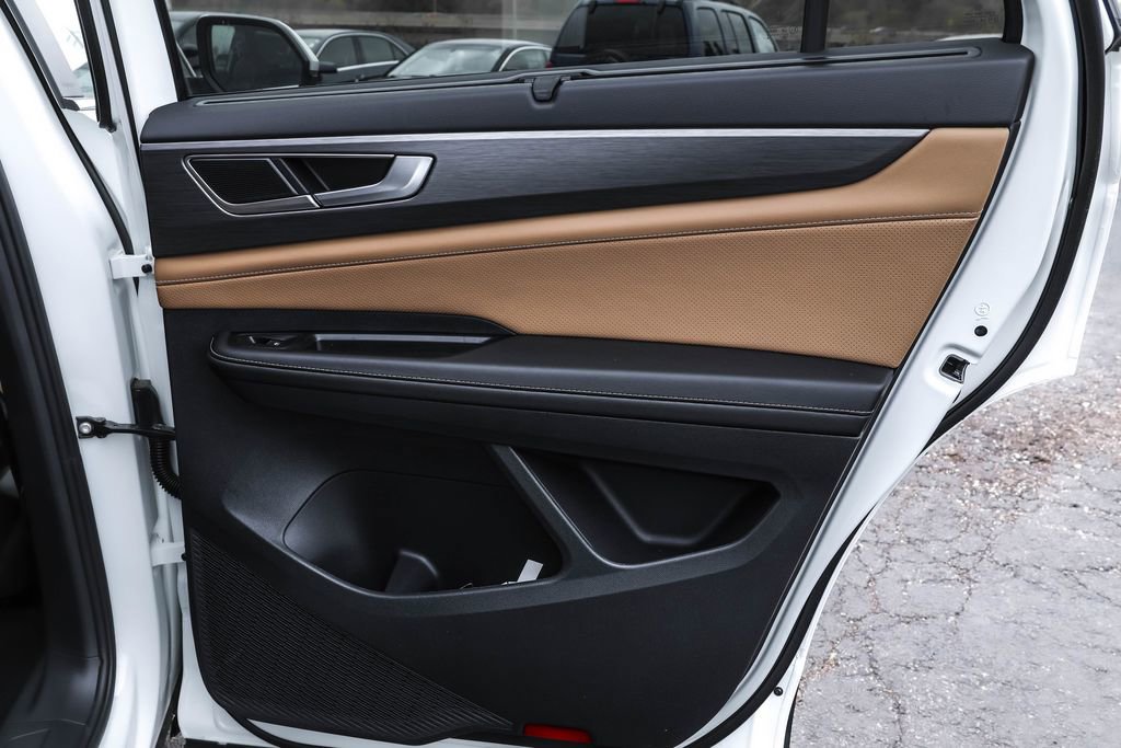 Used 2025 Volkswagen Atlas Cross Sport SE image 30