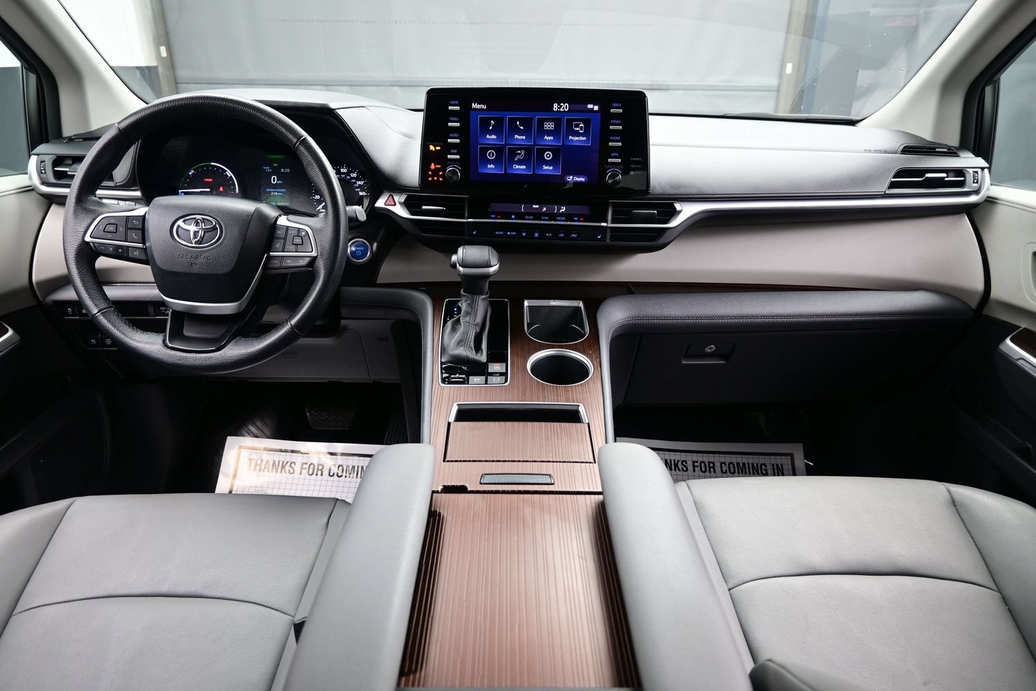 Used 2024 Toyota Sienna XLE AWD/4WD image 18
