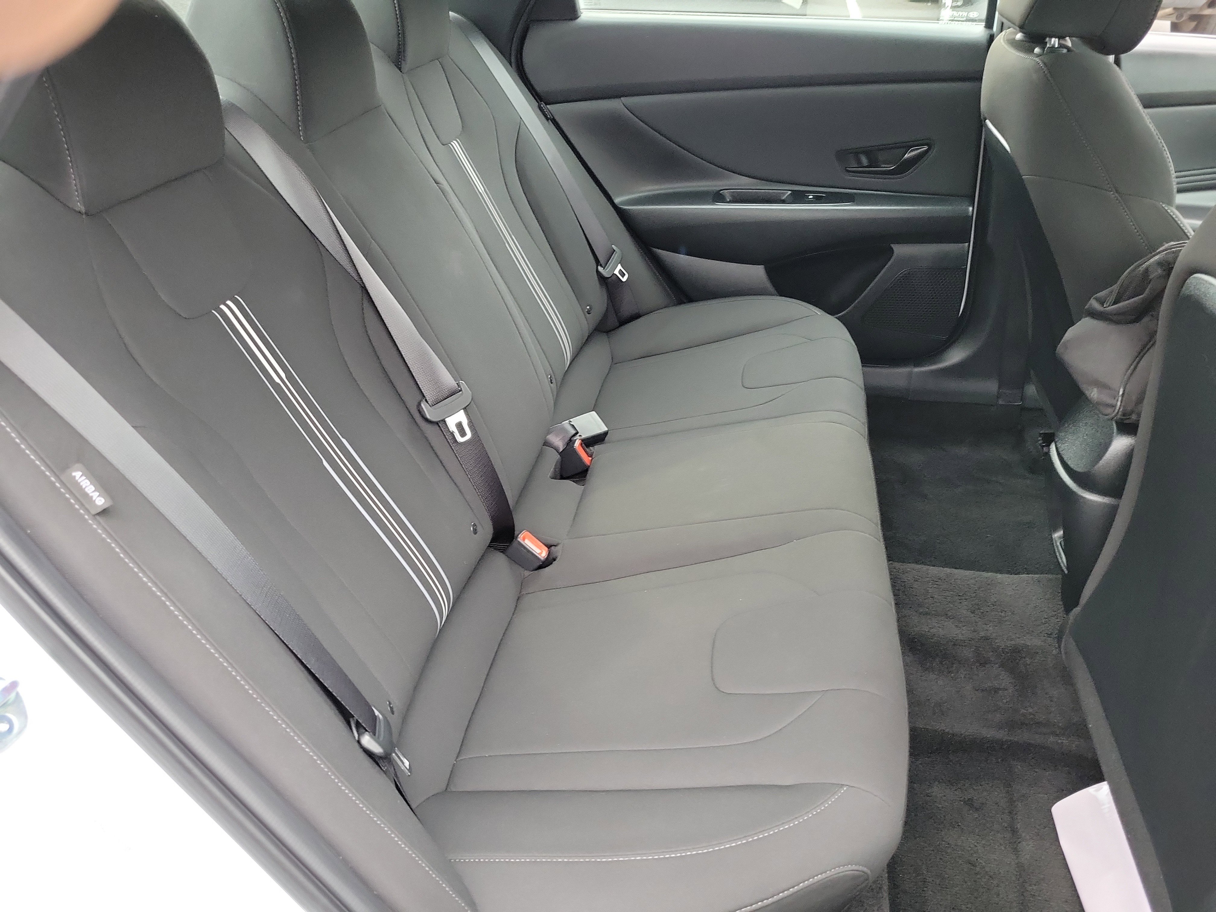 Certified 2025 Hyundai Elantra Sport image 21