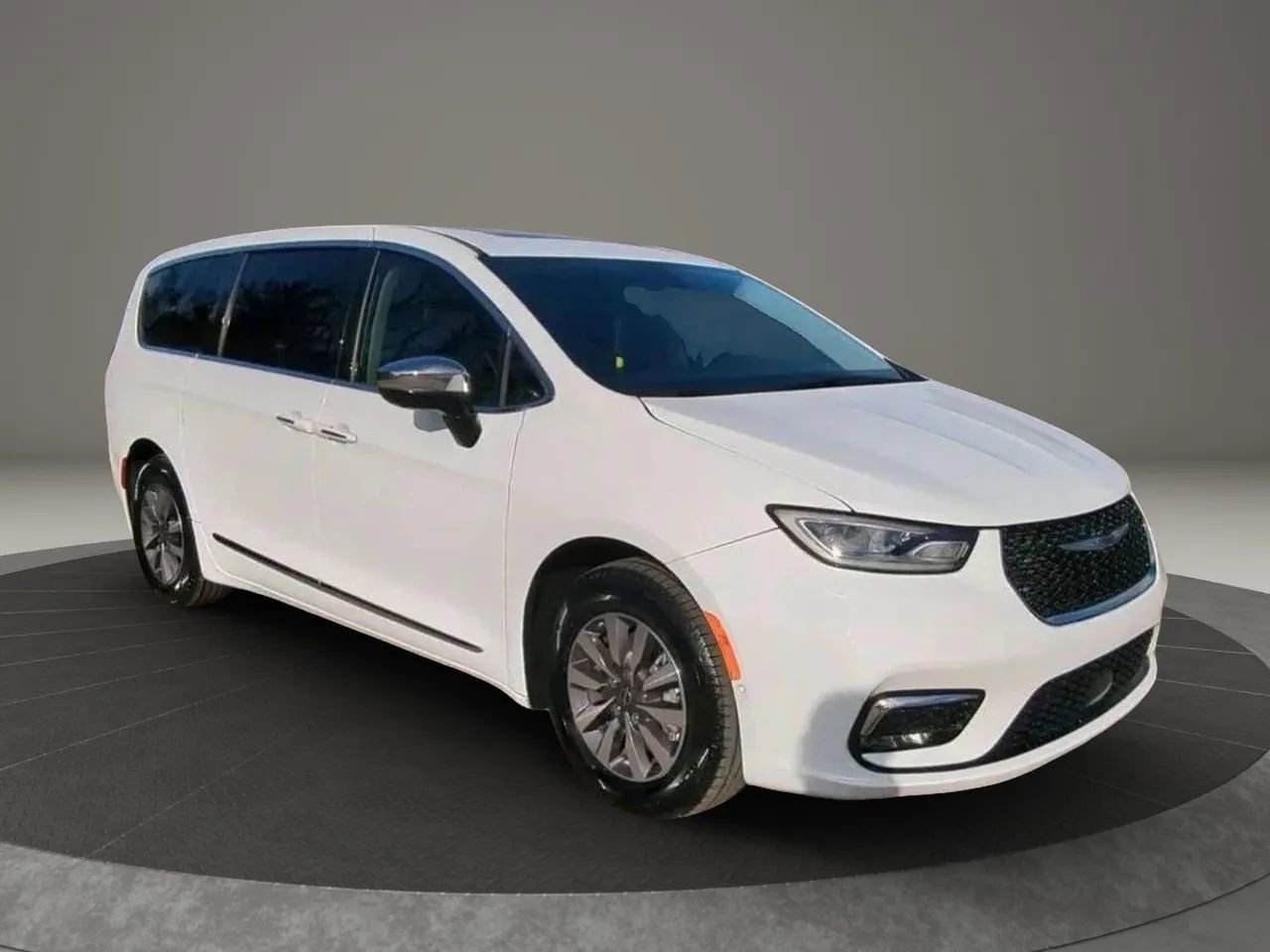 Used 2023 Chrysler Pacifica Limited FWD image 5
